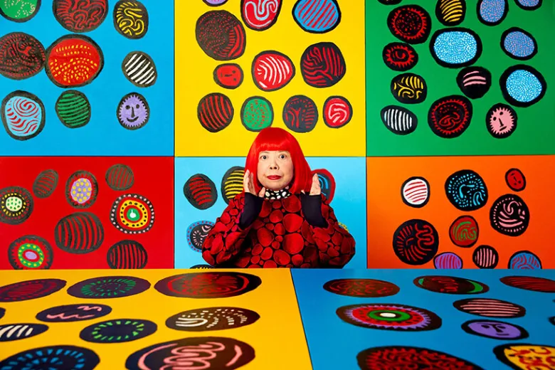 Morre Yayoi Kusama aos 97 Anos: O Legado Eterno da Rainha dos Pontos | ::Tutoriais Photoshop::