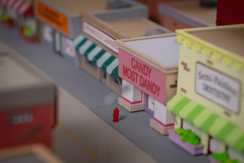 Fã de 'Os Simpsons' Constrói Maquete Gigante de Springfield com 76 Prédios | ::Tutoriais Photoshop::