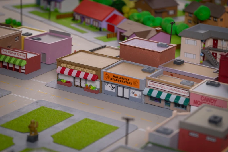 Fã de 'Os Simpsons' Constrói Maquete Gigante de Springfield com 76 Prédios | ::Tutoriais Photoshop::