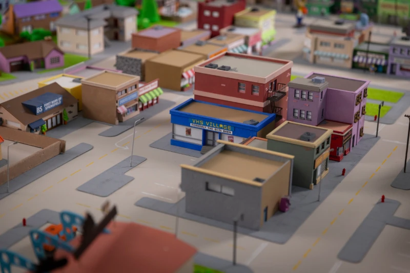 Fã de 'Os Simpsons' Constrói Maquete Gigante de Springfield com 76 Prédios | ::Tutoriais Photoshop::